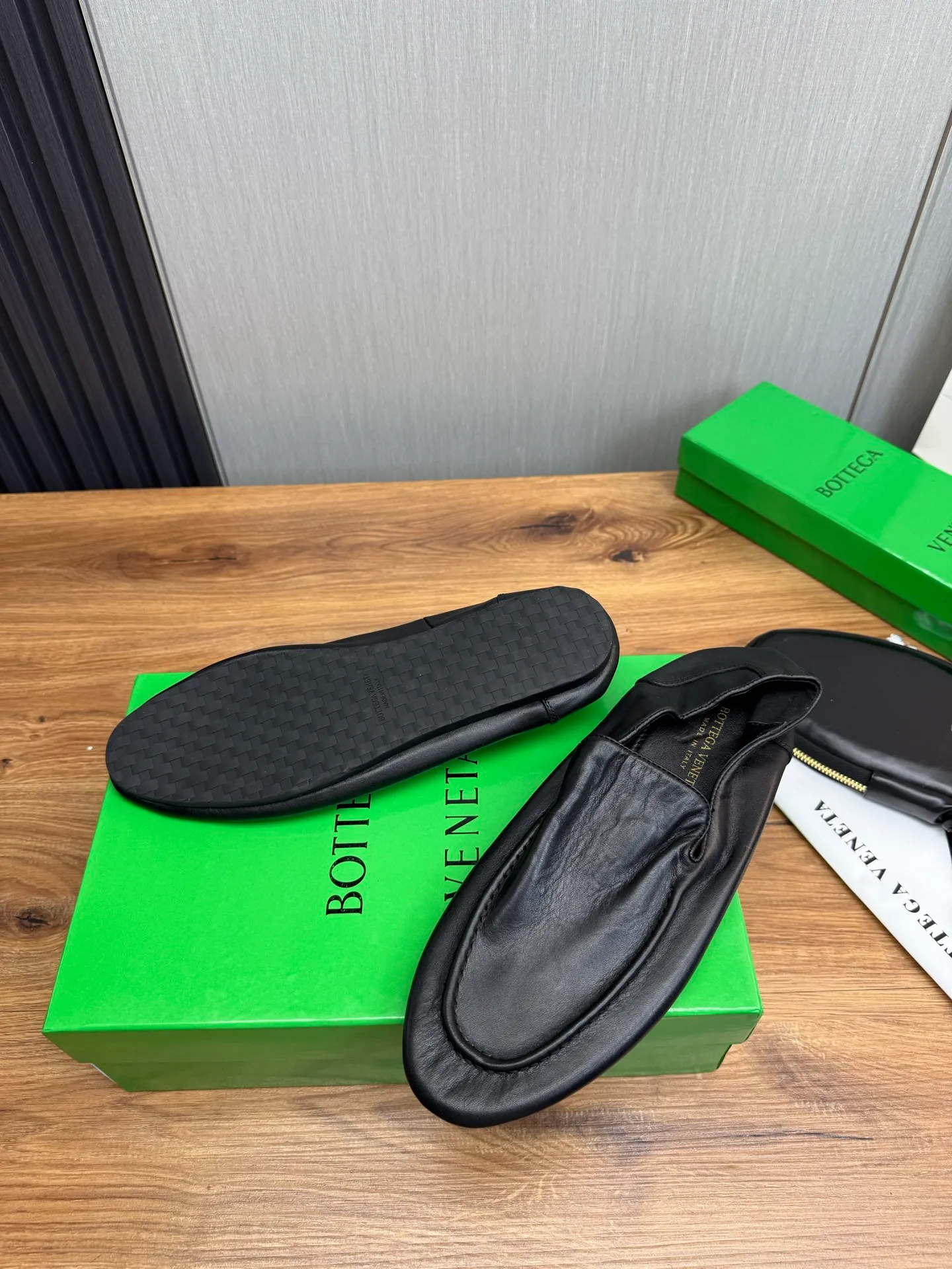 Men's men's shoes💰480💰BV-popular wallet shoes👟Casual, fashionable and comfortable🔗Good travel partner✅Original cowhide + imported cowhide. Original rubber outsole, available all year round👏Size: 38-45 (38.45 custom-made, non-returnable)